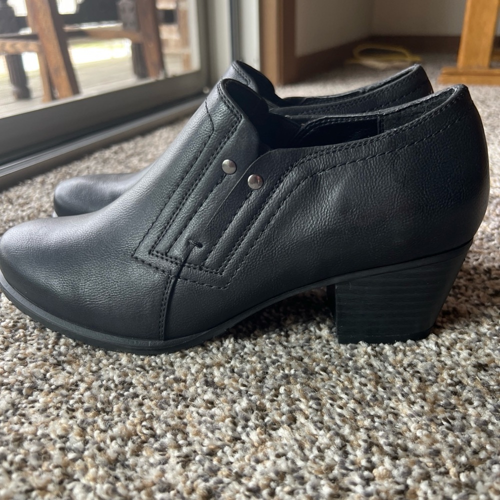 Black Leather Women's Ankle Boots size 8M Valued~71$